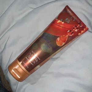 B&BW Cashmere Glow body cream